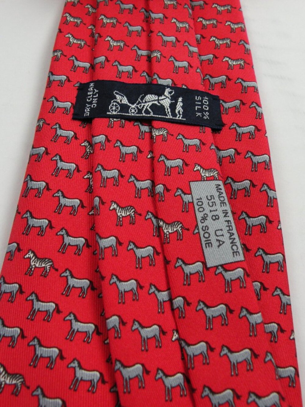 Hermes 100% silk men’s red horse/zebra tie - Picture 3 of 4